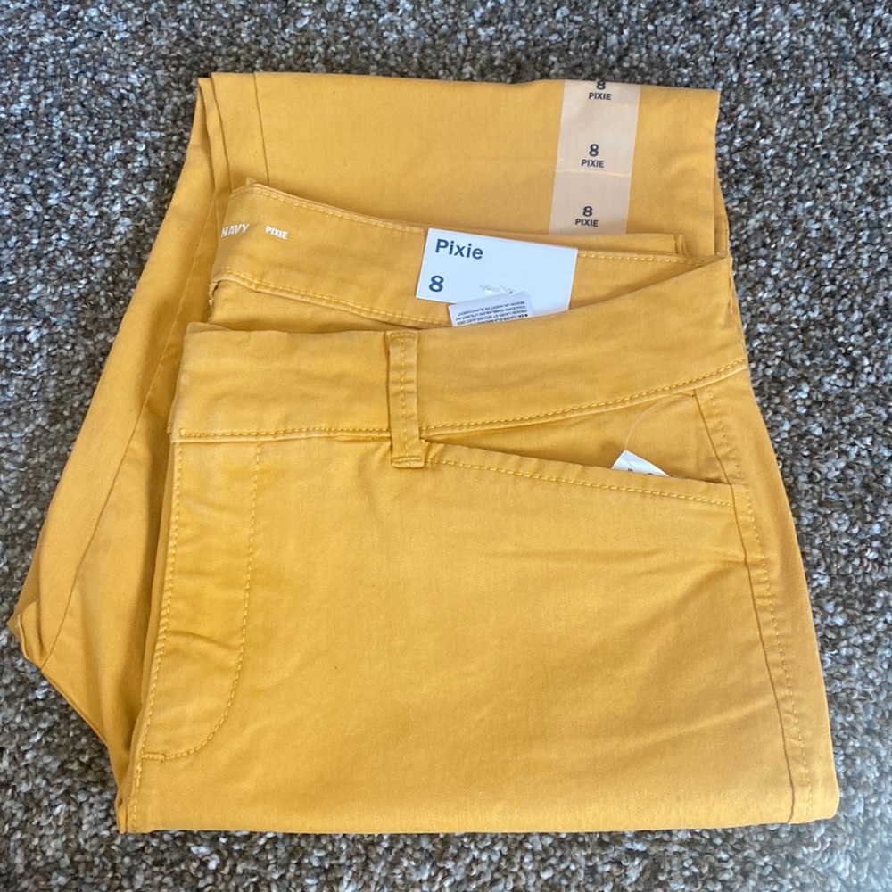 *NWT* Old Navy Pixie Pants
